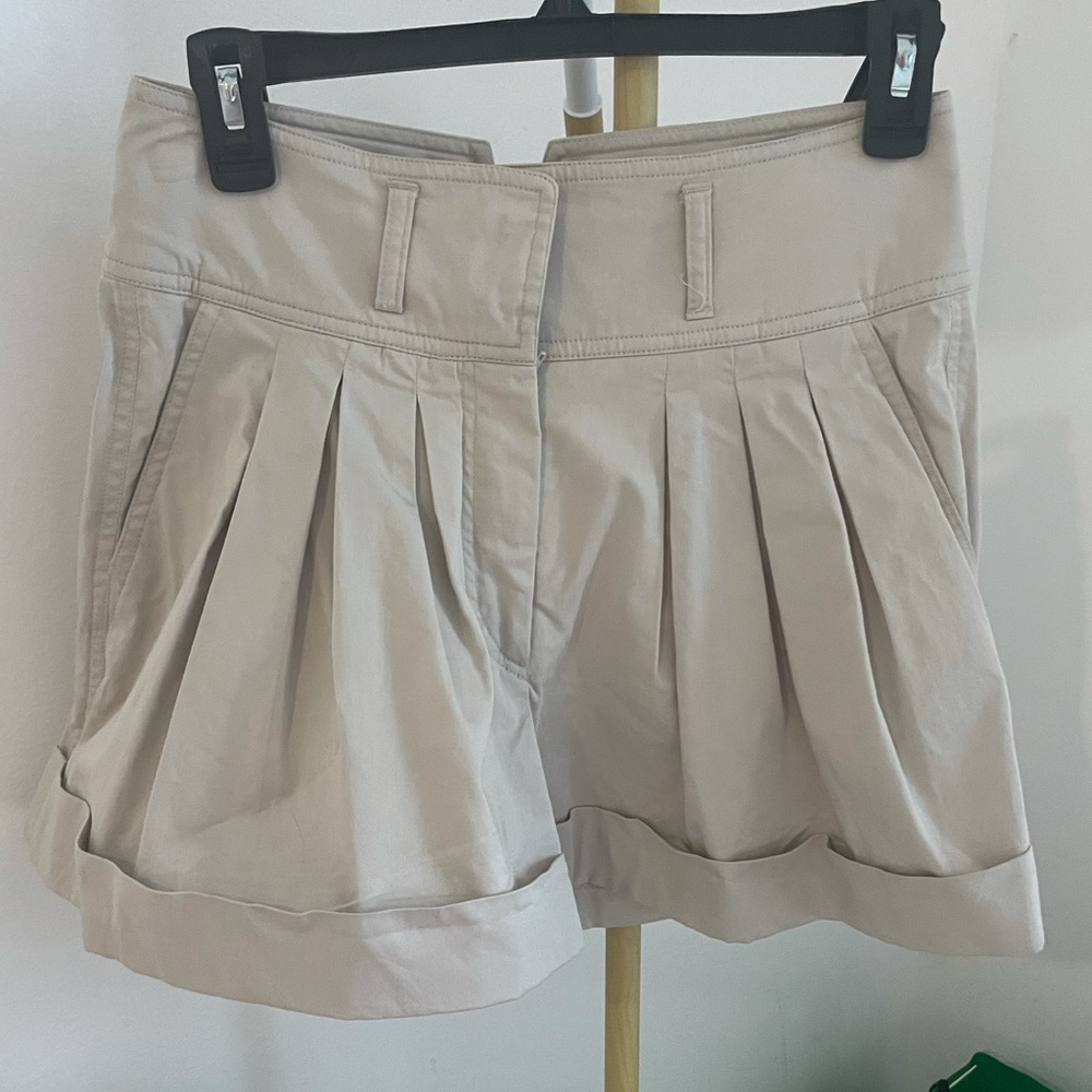 Burberry pleated khaki shorts